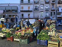 un marché à Naples