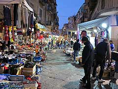 un marché à Naples