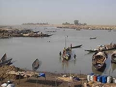 The port on the Niger River, at nearb Mopti