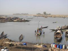 The bank of the Niger River in Mopti