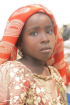 A beautiful Fula ( Fulani ) girl. 