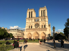 Notre-Dame de Paris Cathedral : the facade：April 4th, 2017 : exactly 2 yearse before the fire.