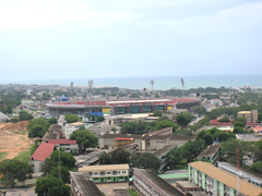 Vue en hauteur : la stade de football d'Accra