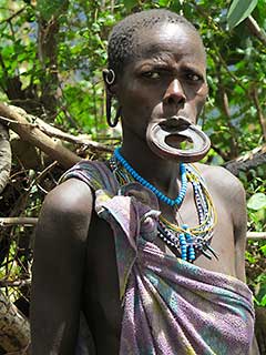 Les Surmas de la vallée de l'Omo, en Ethiopie.