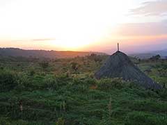 Paysage de fin de journée dans le pays des Surmas de la vallée de l’Omo.