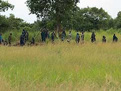 Le donga (également appelée lutte surma) est une lutte traditionnelle éthiopienne avec des bâtons très violente. La donga est ouverte après les moissons et marque la fin des récoltes. Elle est autorisée par un conseil réunissant les sages, les sorciers et " diseurs d'avenir ".