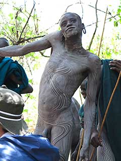 La peinture corporelle chez les Surmas de la vallée de l'Omo.