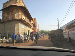 Mopti : centre-ville près du port.