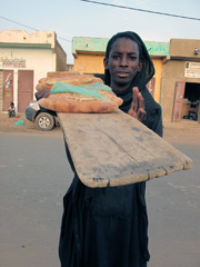 Voulez-vous du pain frais ? : un jeune Soninke