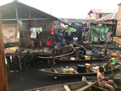 Makoko : la distribution d'eau potable