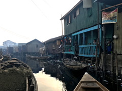 Makoko, un bidonville sur l’eau en plein centre de Lagos