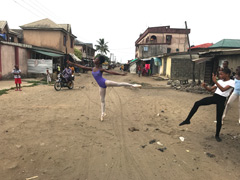 Une école de ballet gratuite au Nigéria