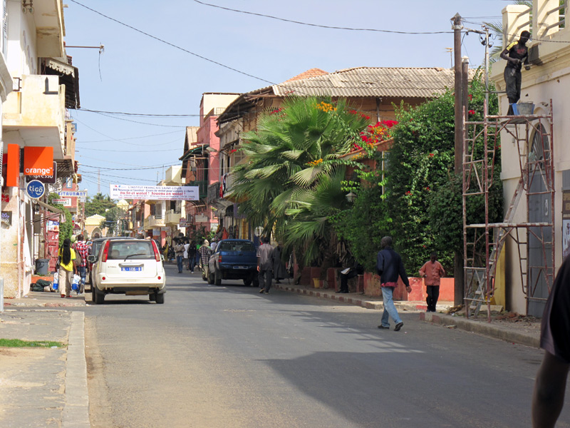 Saint-Louis, Sénégal, Ndar en wolof, souvent appelée « Saint-Louis-du-Sénégal »