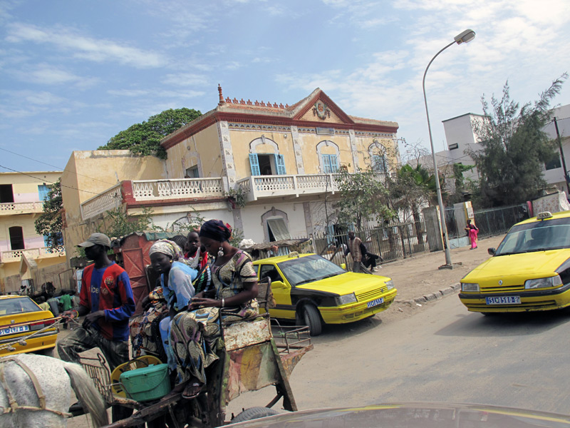 Un exemple d’architecture coloniale à Saint-Louis du Sénégal.