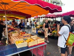 Lyon : Marché du matin le long de la Saône