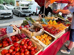 Lyon : Marché du matin le long de la Saône