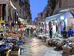 un marché à Naples