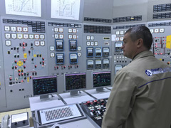 une "fausse" salle de contrôle, simulateur à l’intérieur de la centrale de Khmelnytskyi