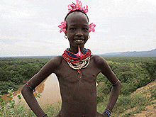 アフリカ：エチオピア，オモ川下流域のカロ族