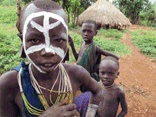 エチオピア：スルマ族（ スリ族 ）