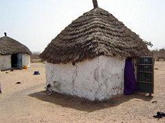 セネガルの田舎のセレール族の一般の家