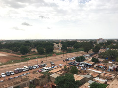 ワガドゥグー市の俯瞰：モシ人の皇帝宮殿