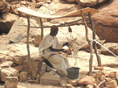 ドゴン族の世界では機織りは男の仕事