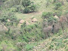 エチオピアのオモ川下流域のスリ族の村