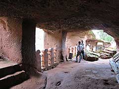 ラリベラの岩窟教会 ( 世界遺産 ）