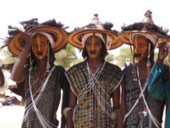 ウォダベ族（ボロロ族）のゲレウォールの美男子コンテスト：ニジェール
