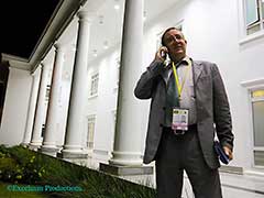 ホワイトハウスで仕事していた当時のライオン：実はこれはウガンダのホワイトハウス（大統領宮殿）です。